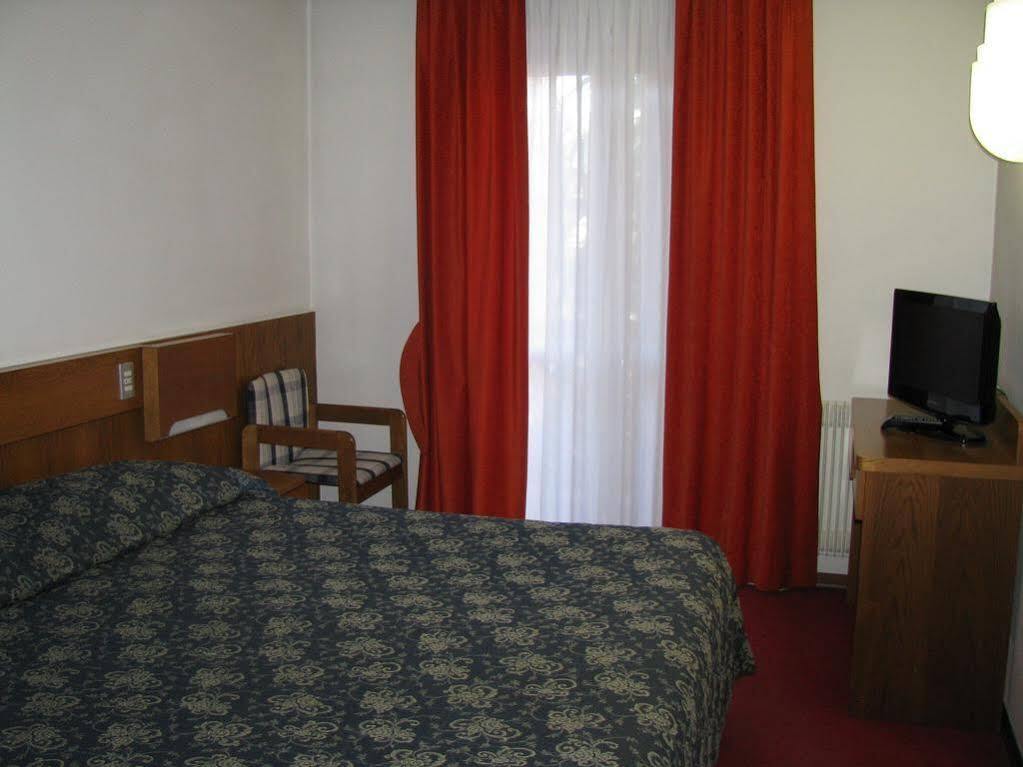 Hotel Il Catturanino มาดอนนาดีกัมปิโญ ภายนอก รูปภาพ